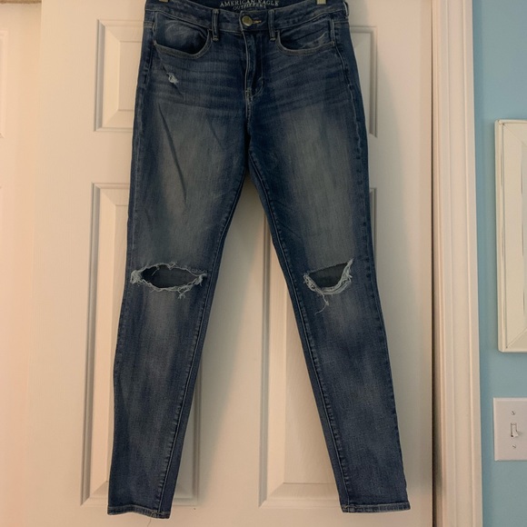 American Eagle High Waisted Jeans - Picture 2 of 8